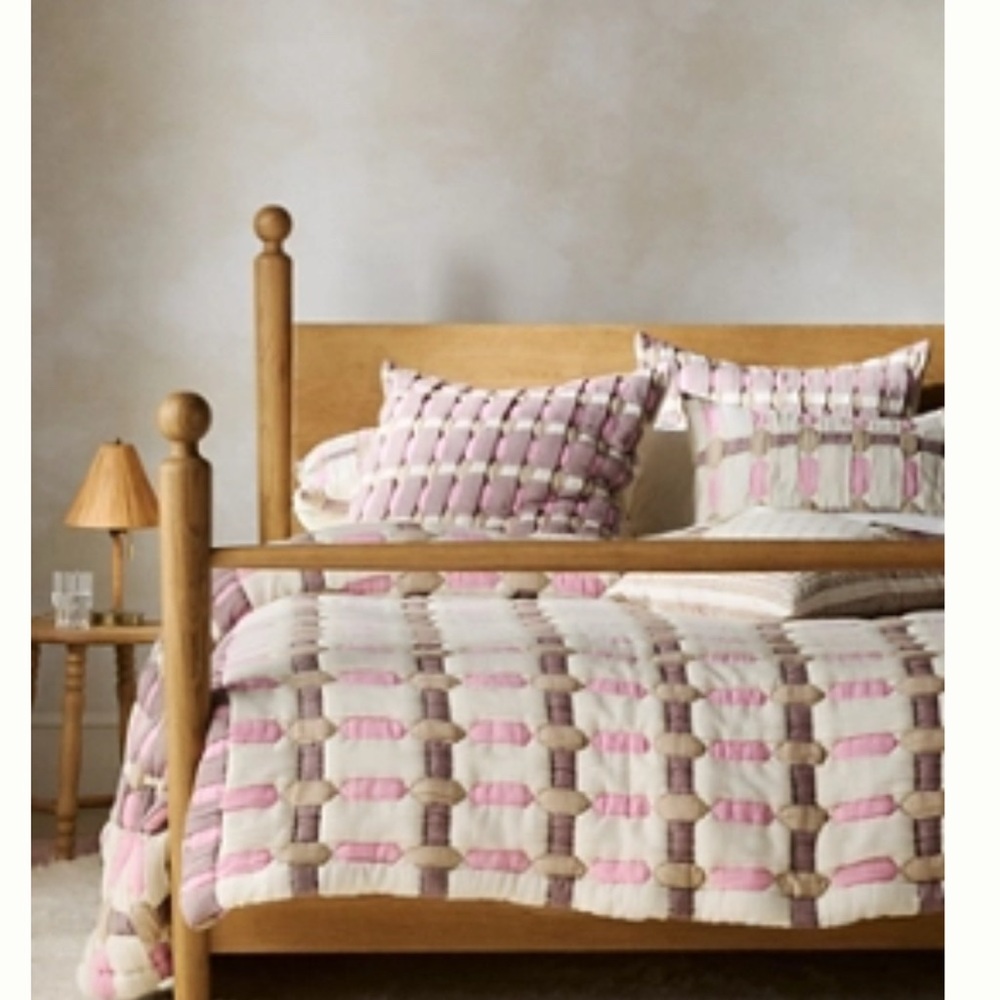 NWT Anthropologie Collection Soft Tones king size bed